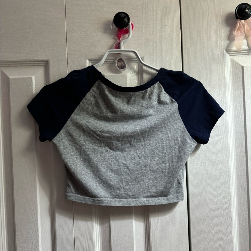 cropped tee - Picture 2 of 2